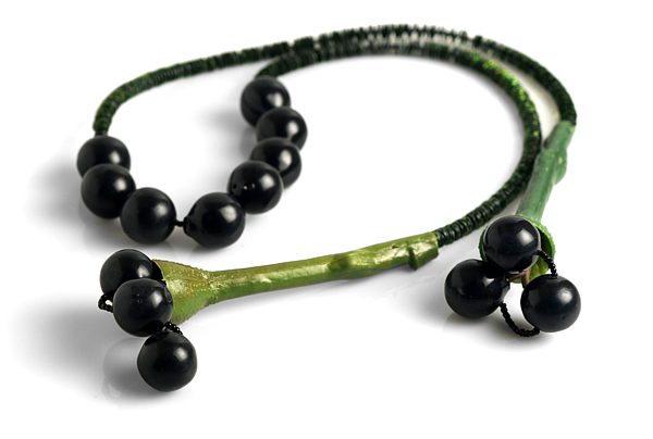 Lauren Simeoni, Poi Pruna Neckpiece